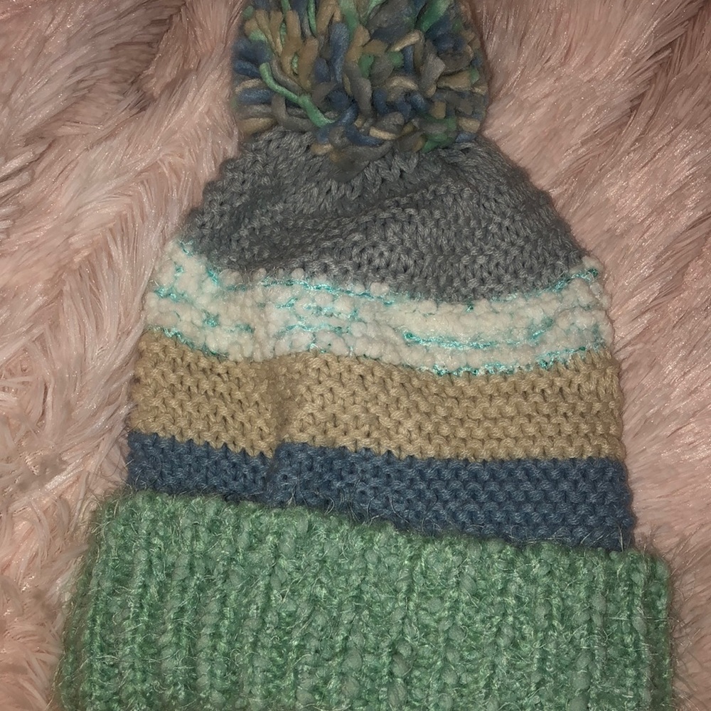 Hat - Picture 2 of 6